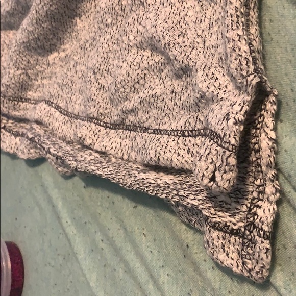 Forever 21 sweater - Picture 2 of 4